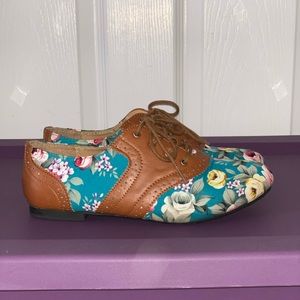 Flat Oxford style loafer